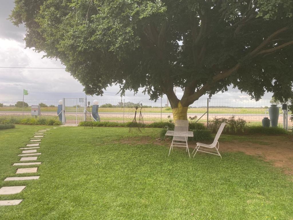 Biekiesvlei Hotel Lichtenburg Eksteriør billede
